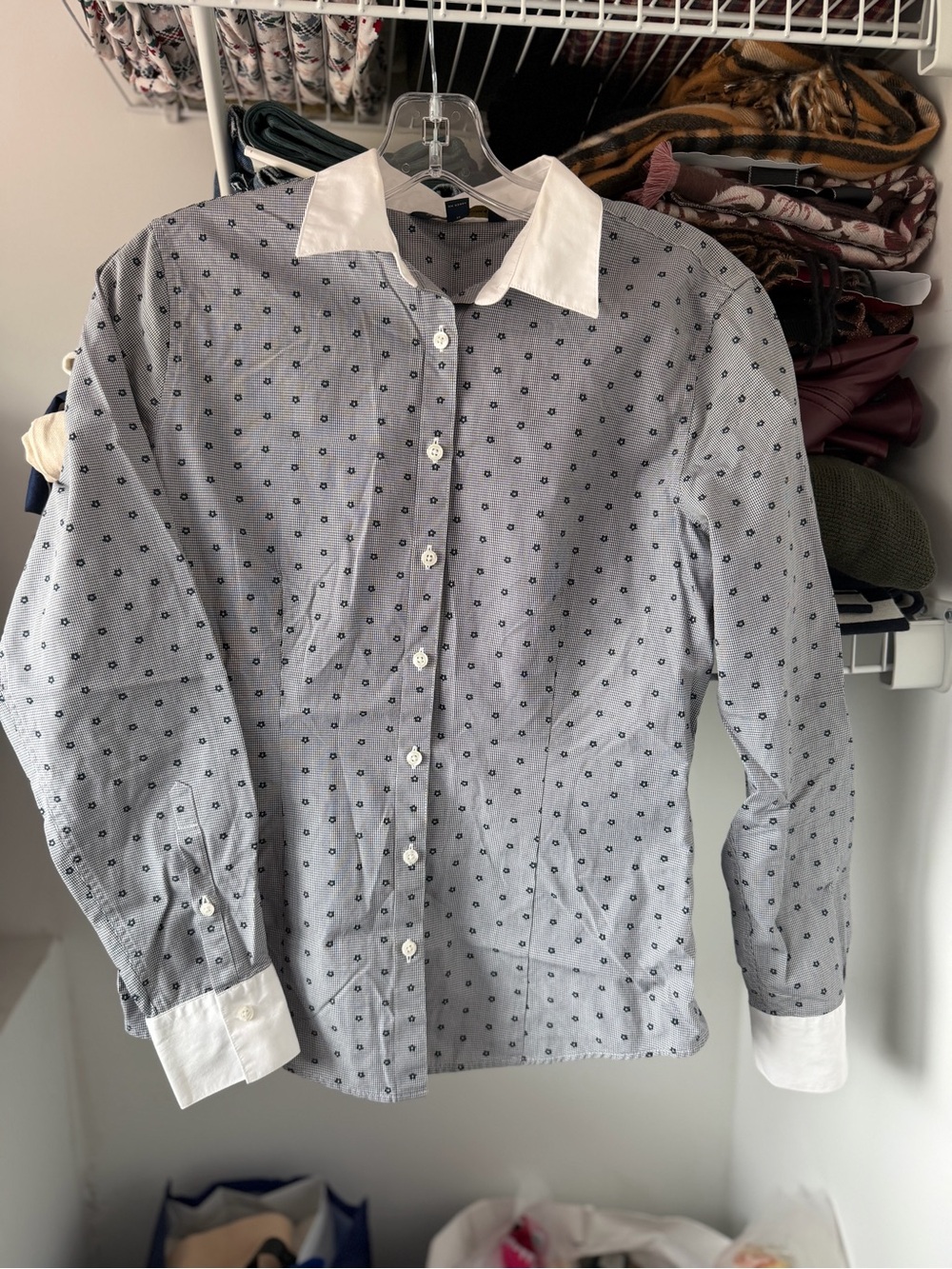 Brooks Brothers Flower Patterned Button-Down Shirt White Collar Womens size 4
